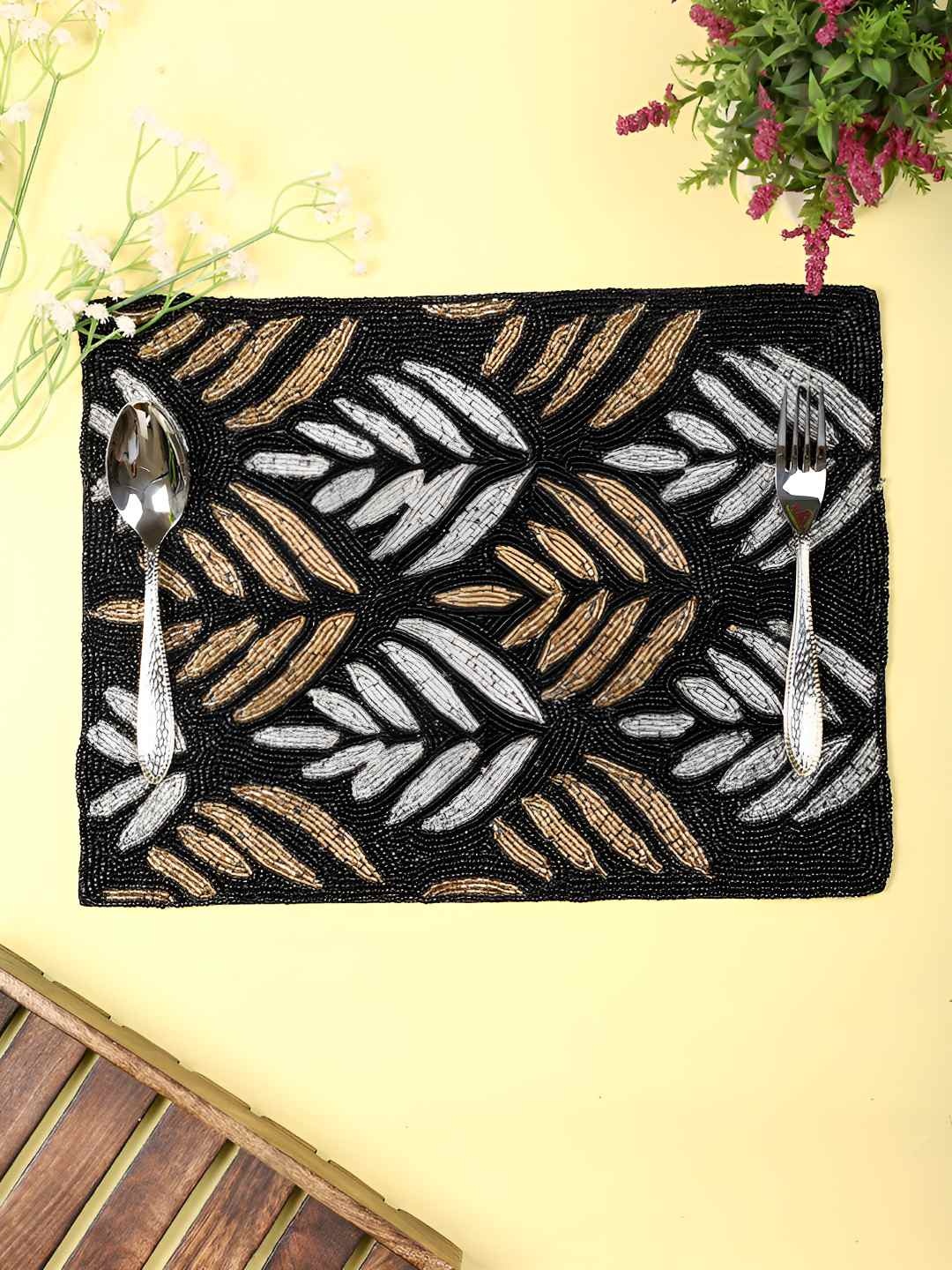 

PURINA'S Black & Grey Beaded Rectangle Table Placemats