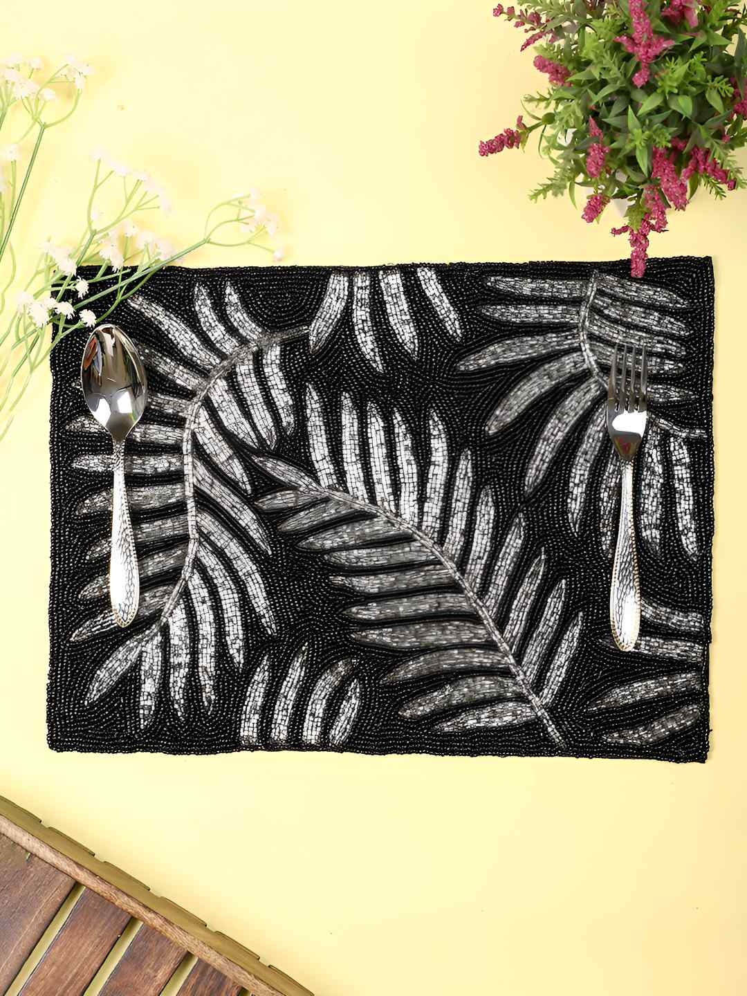 

PURINA'S Black & Silver Toned Floral Embellished Rectangle Table Placemats