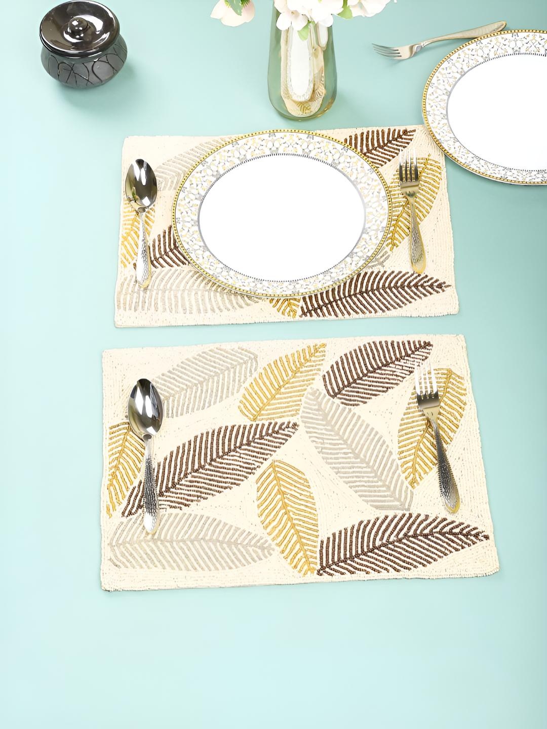 

PURINA'S White & Brown 2 Pieces Beaded Table Placemats