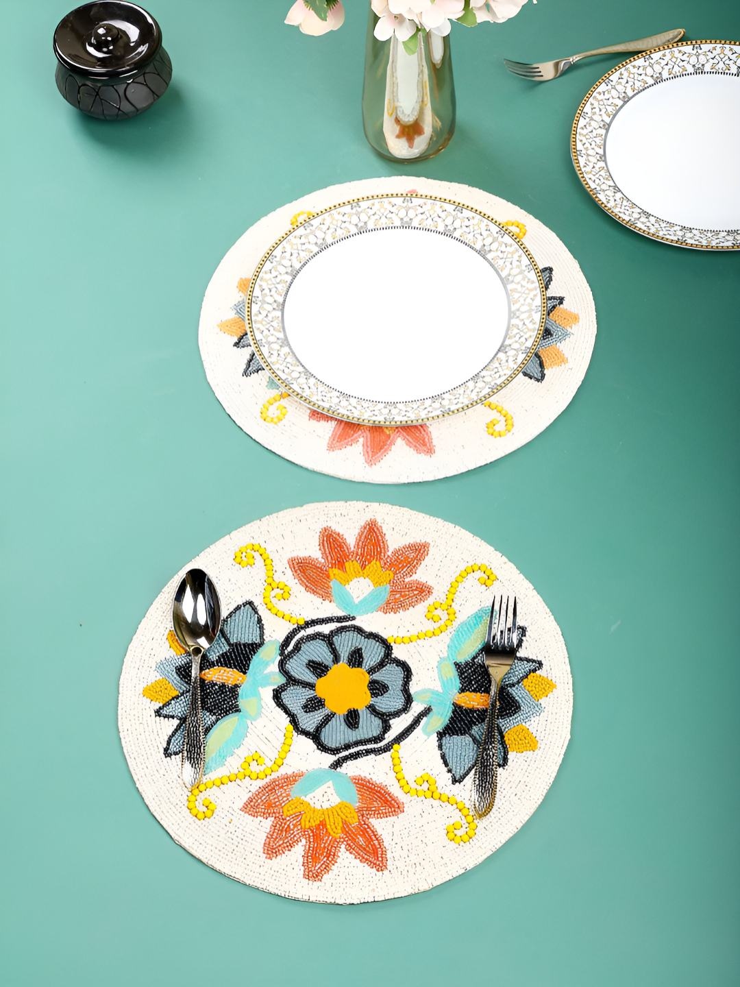 

PURINA'S Black & White 2 Pieces Beaded Table Placemats