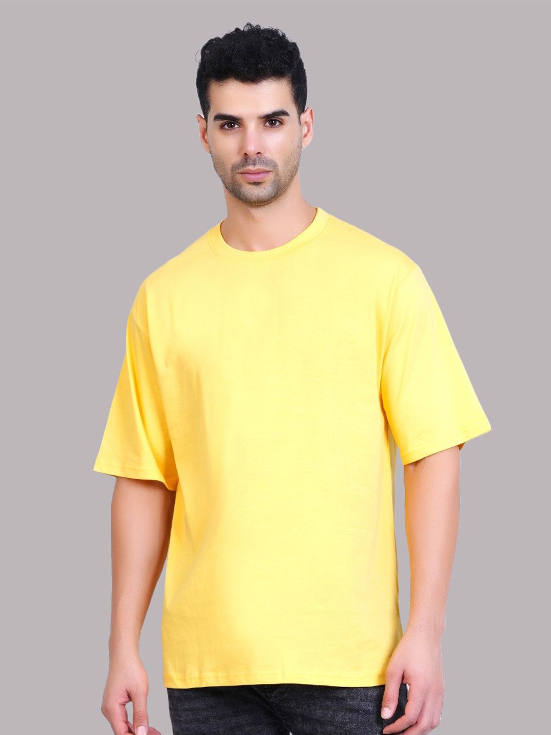 

THE HOLLANDER Men Round Neck Solid Oversized T-shirt, Yellow