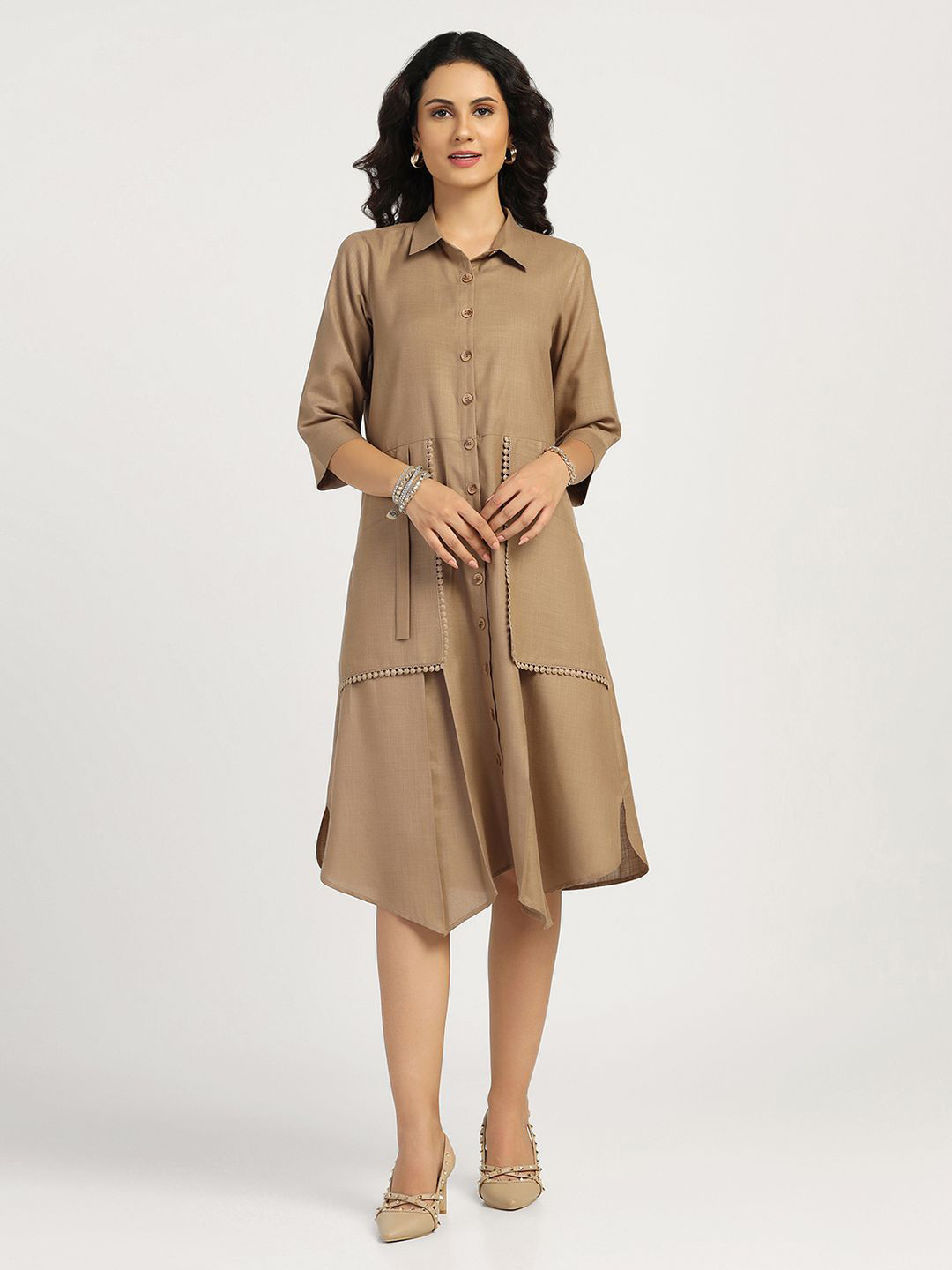 

LELA Solid Knee Length Shirt Dress, Beige