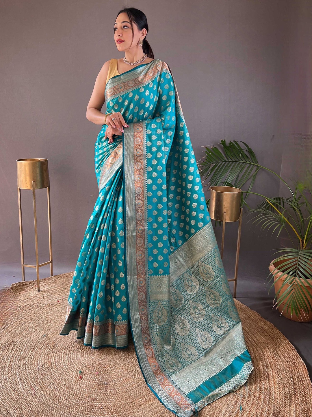 

Panzora Woven Design Zari Banarasi Saree, Blue