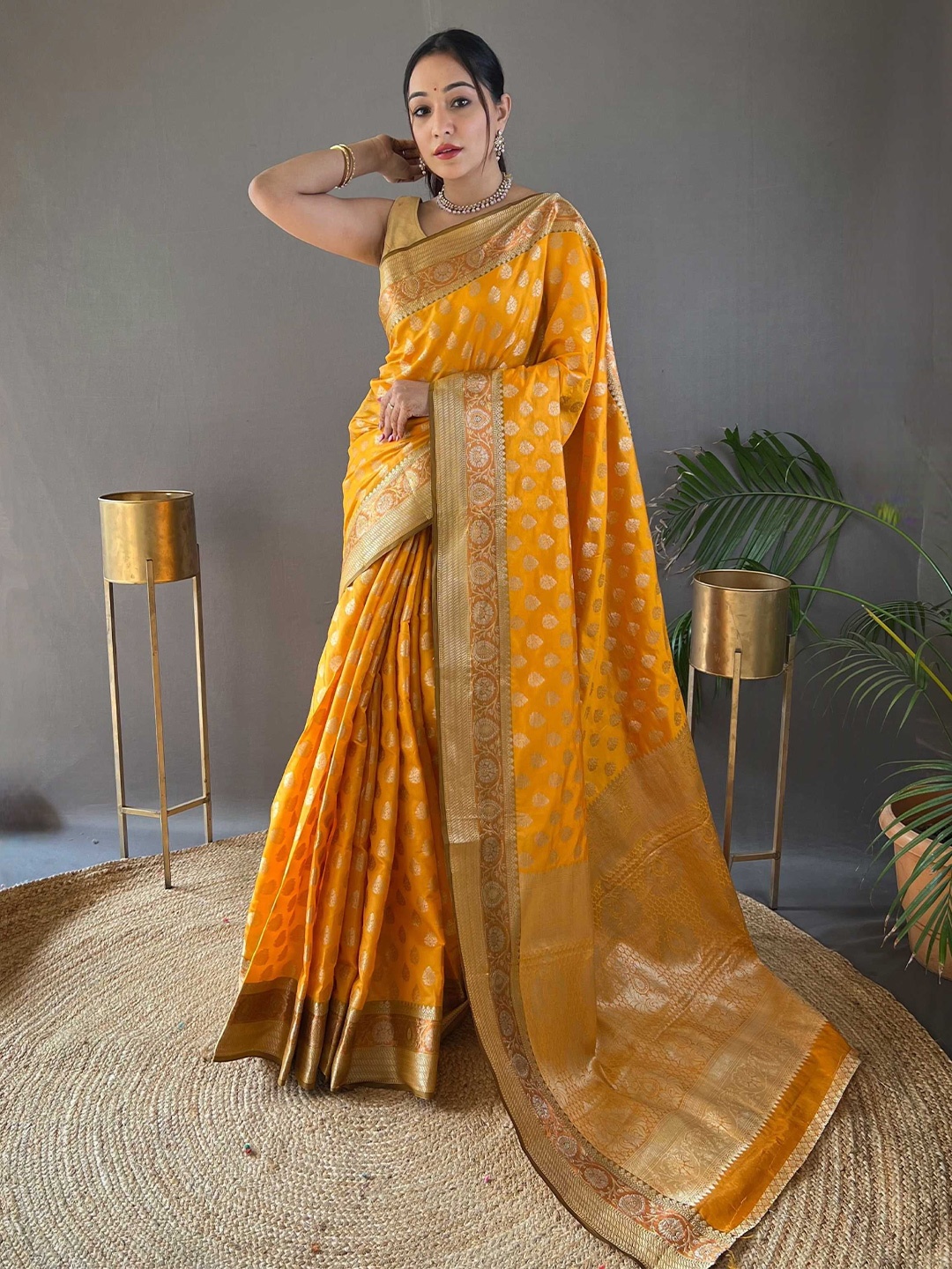 

Panzora Ethnic Motifs Zari Banarasi Saree, Yellow