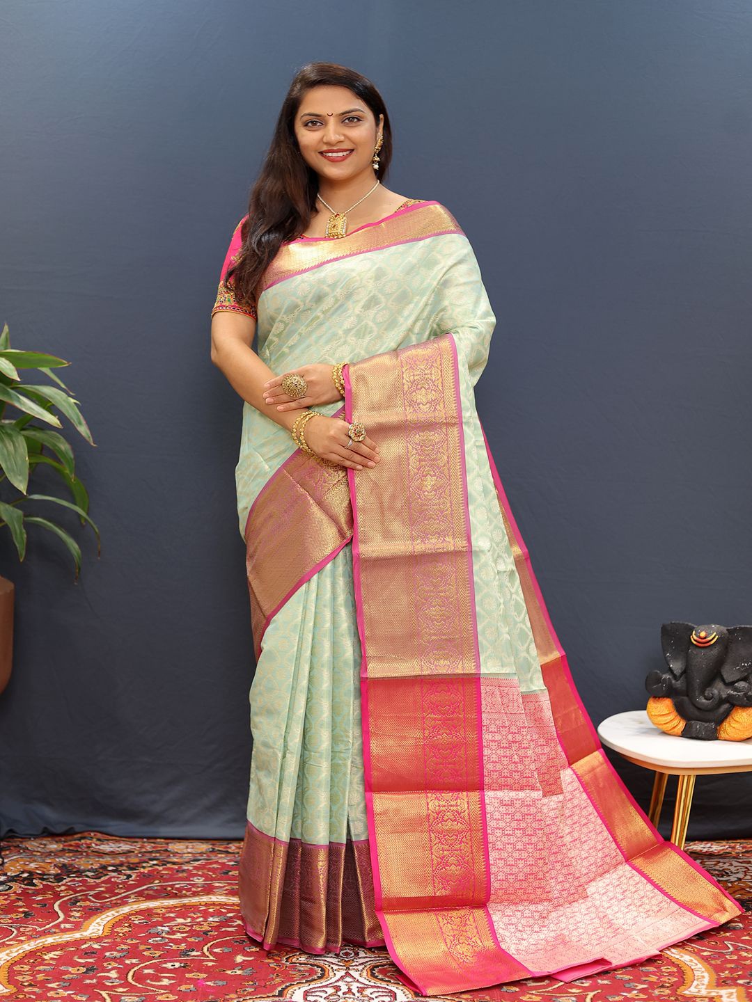

SGF11 Woven Design Zari Kanjeevaram Saree, Green