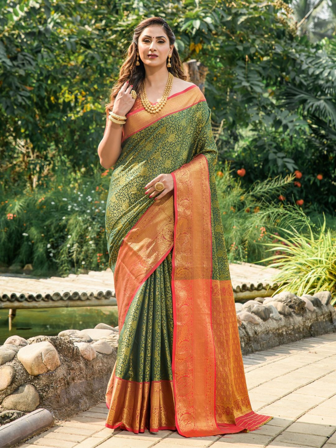 

SGF11 Woven Design Zari Kanjeevaram Saree, Green