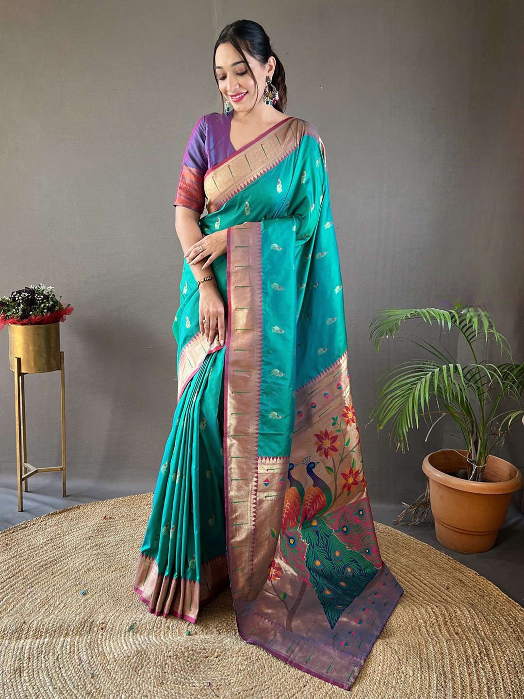 

SGF11 Ethnic Motifs Woven Design Zari Kanjeevaram Saree, Blue