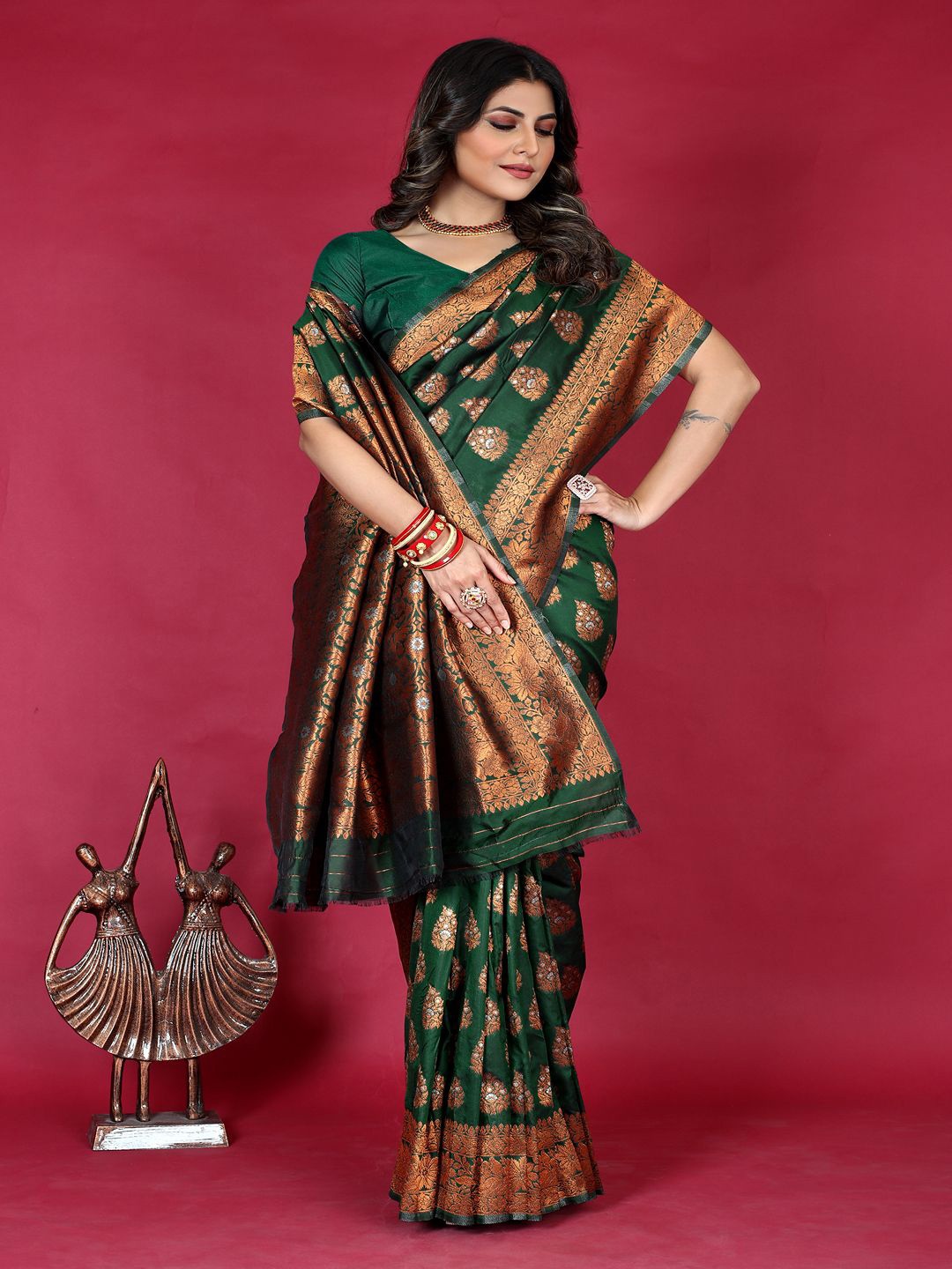 

SGF11 Ethnic Motifs Woven Design Zari Kanjeevaram Saree, Green