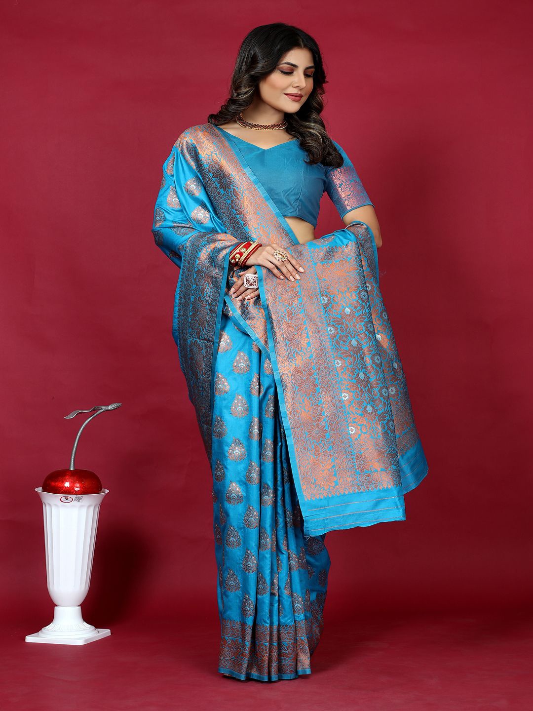 

SGF11 Ethnic Motifs Woven Design Zari Kanjeevaram Saree, Turquoise blue