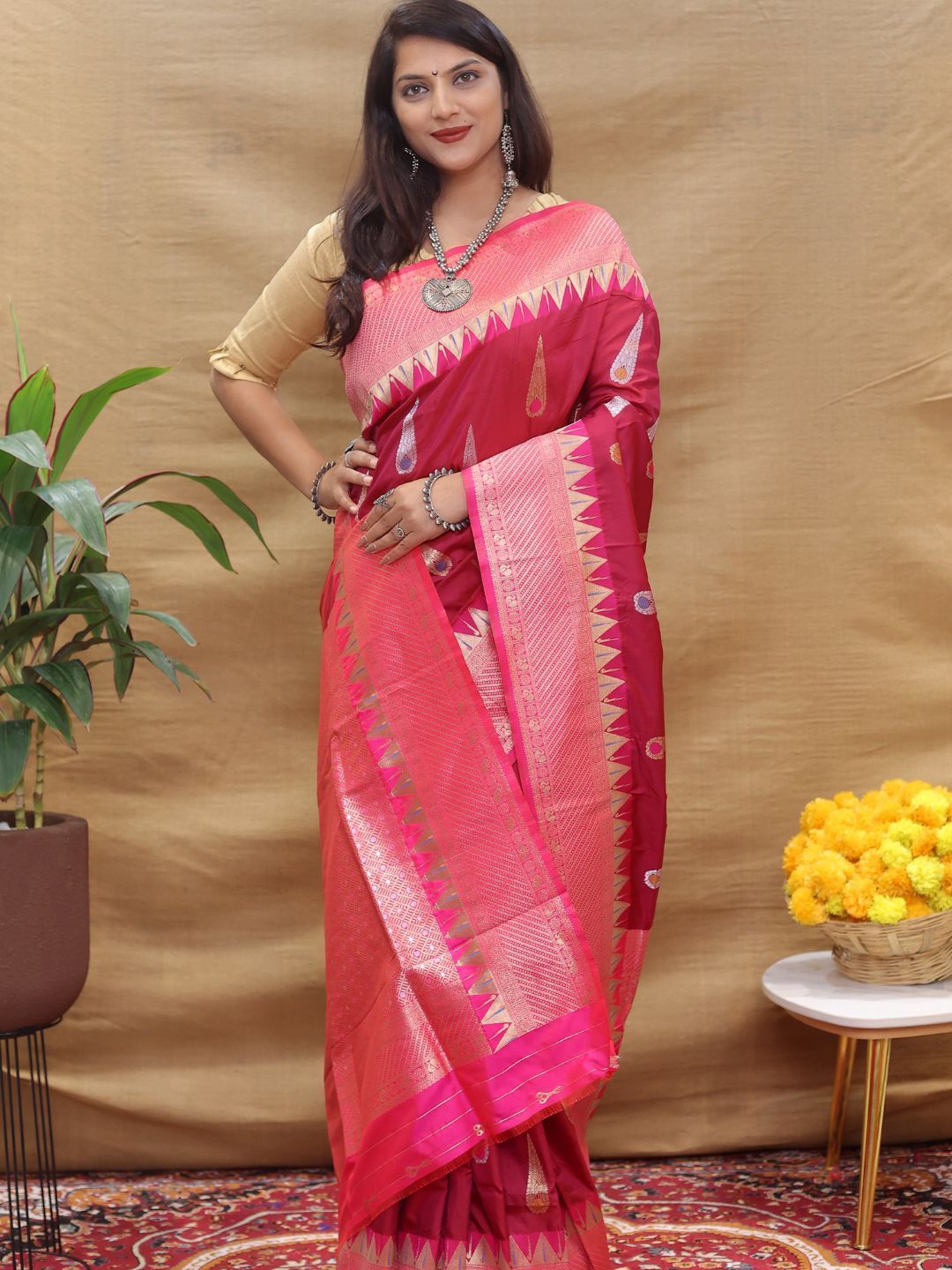 

SGF11 Ethnic Motifs Woven Design Zari Kanjeevaram Saree, Maroon