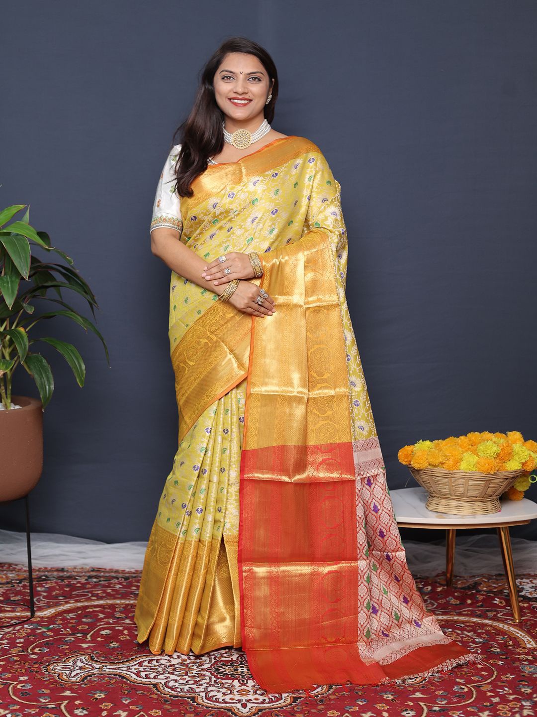 

SGF11 Zari Ethnic Motif Kanjeevaram Saree, Yellow