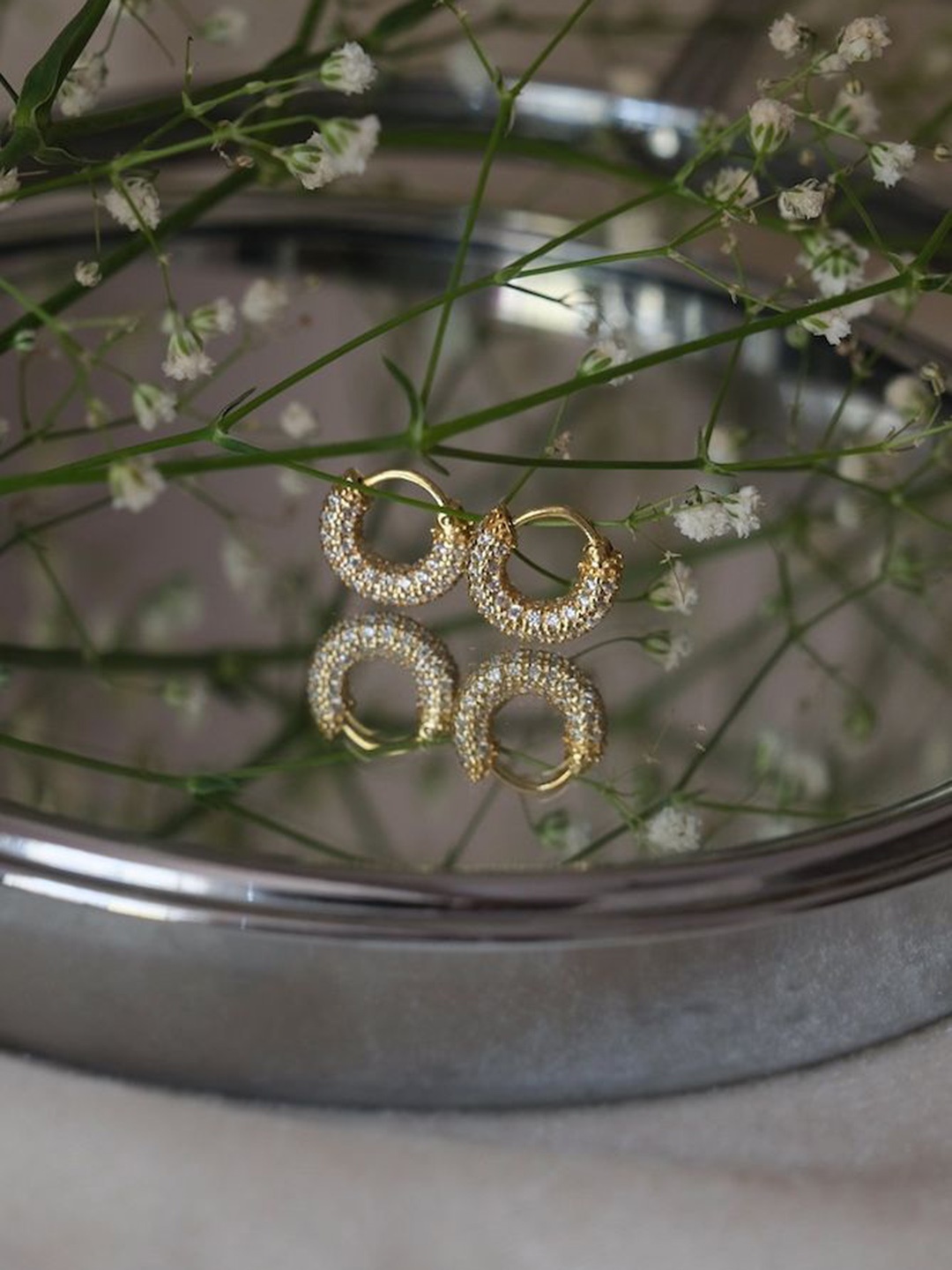 

Anushka Jain Jewellery 925 Sterling Silver Gold-Plated CZ Studded Hoop Earrings