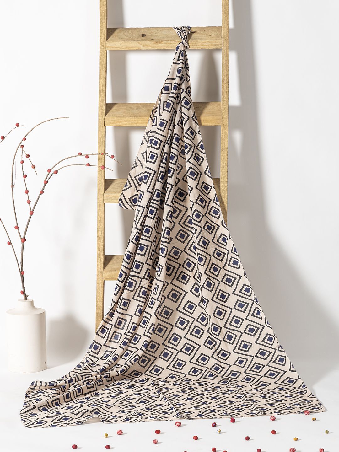 

Contrast Living Women Geometric Printed Pure Cotton Scarf, Cream