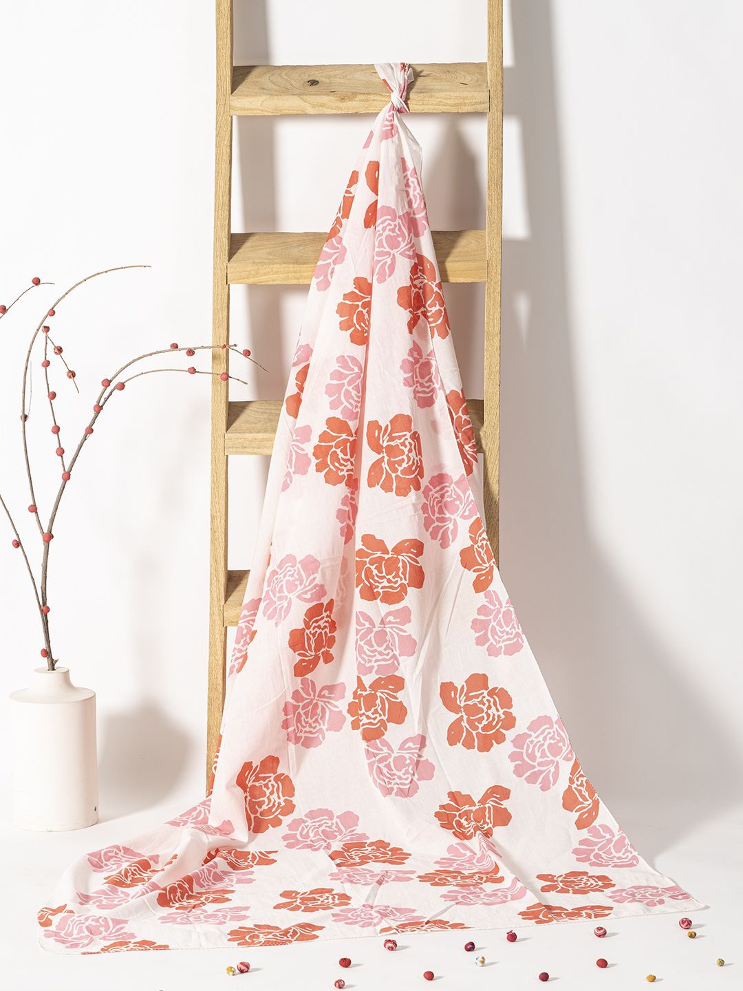

Contrast Living Women Ethnic Motifs Printed Pure Cotton Scarf, White