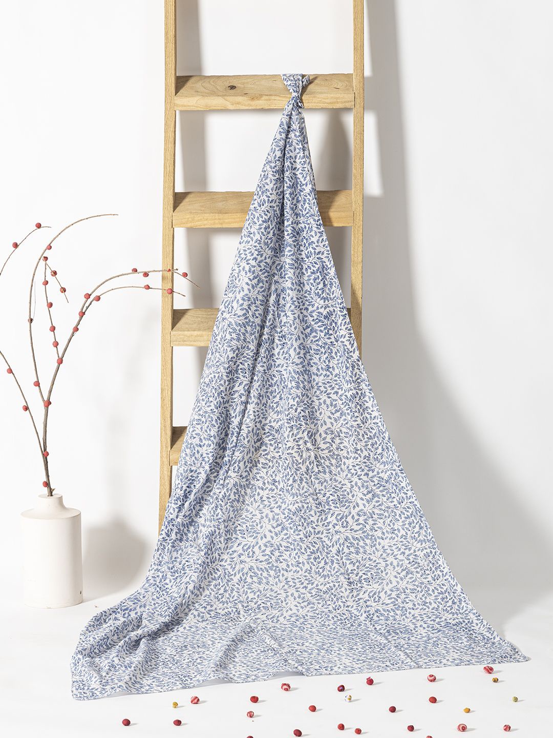 

Contrast Living Women Floral Printed Pure Cotton Scarf, White