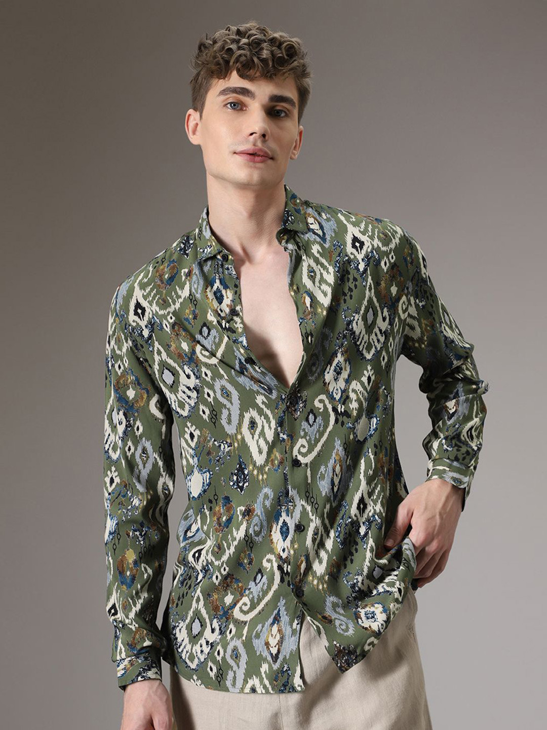 

Banana Club Men Classic Ethnic Motif Printed Spread Collar Casual Shirt, Green