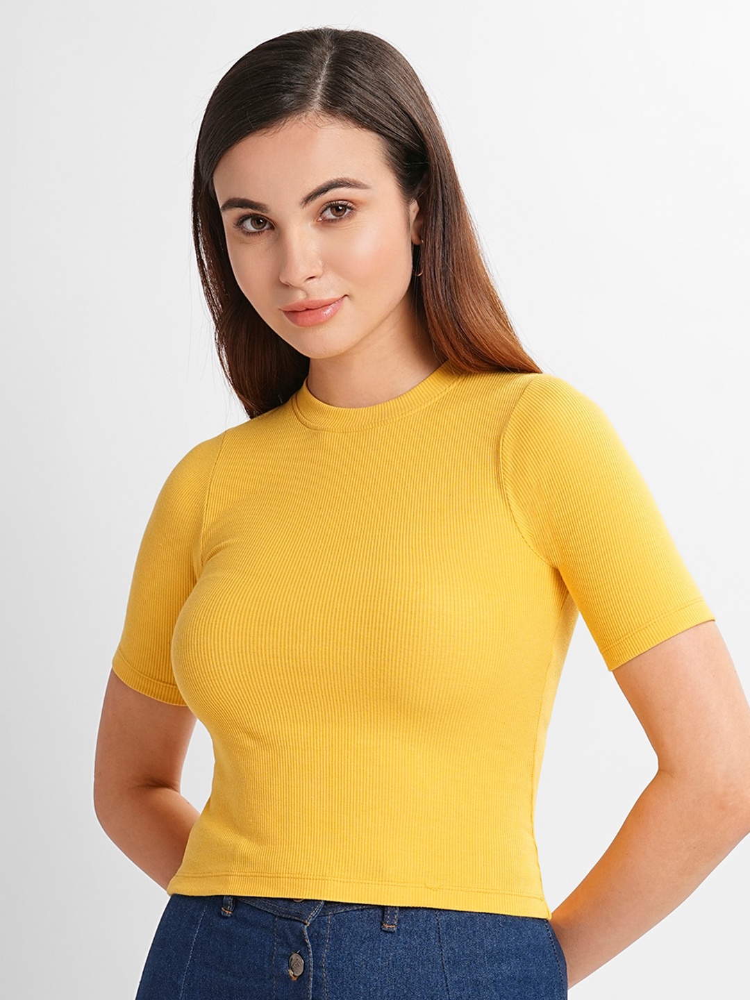 

Bombay Solid Round Neck Crop Fitted Top, Yellow