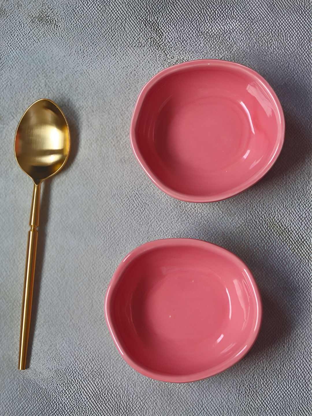 

WEAVING HOMES Pink 2 Pieces Microwave Safe Glossy Ceramic Serving Bowls