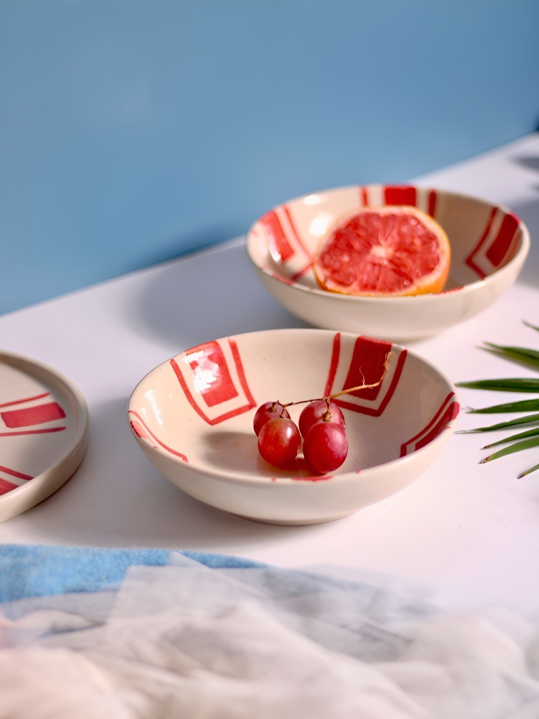 

WEAVING HOMES White & Red 2 Pieces Ceramic Serving Bowls