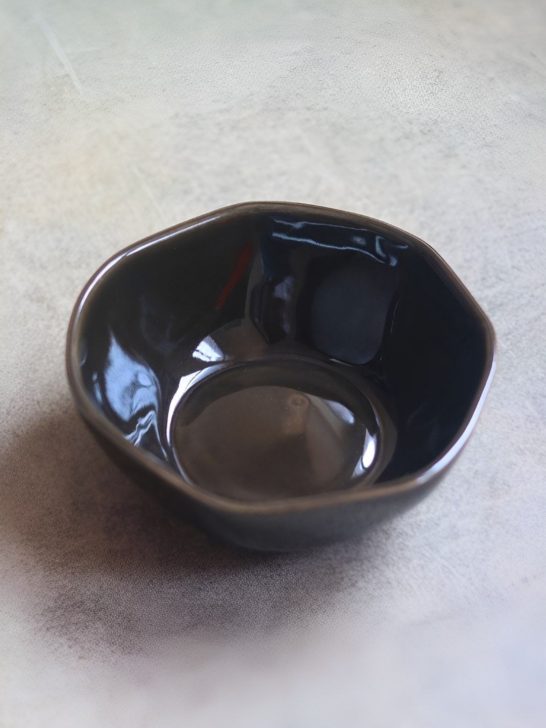 

WEAVING HOMES Black Ceramic Glossy Finished Serving Bowl