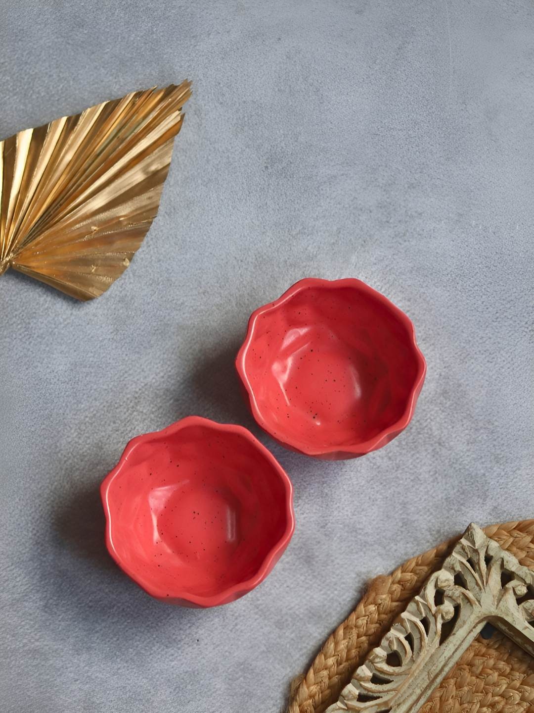 

WEAVING HOMES Red 2 Pieces Textured Dishwasher & Microwave Safe Ceramic Bowls