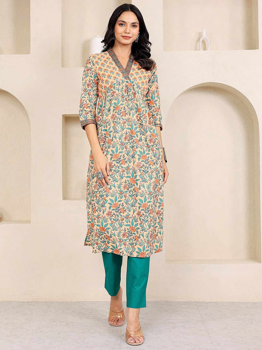 

GULAB CHAND TRENDS Floral Printed V-Neck Pure Cotton A-Line Empire Kurta, Peach