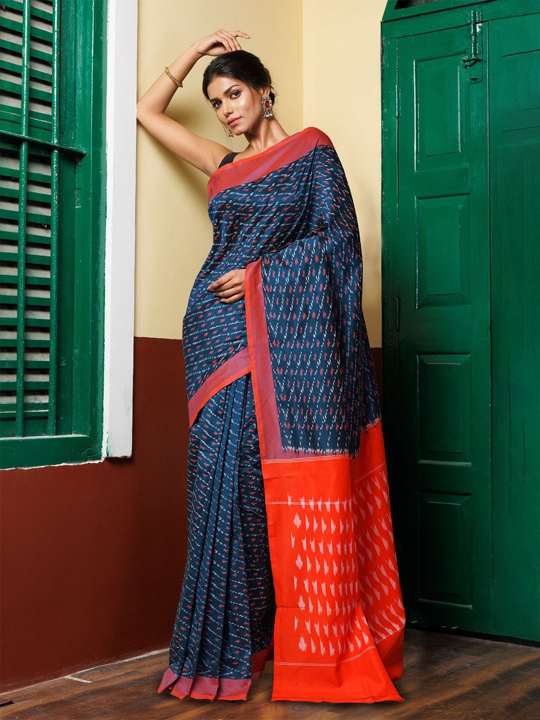 

Unnati Silks Ethnic Motifs Handloom Pochampally Saree, Blue