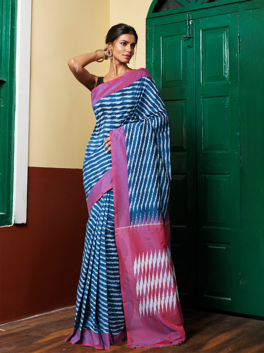 

Unnati Silks Ethnic Motifs Handloom Pochampally Saree, Blue