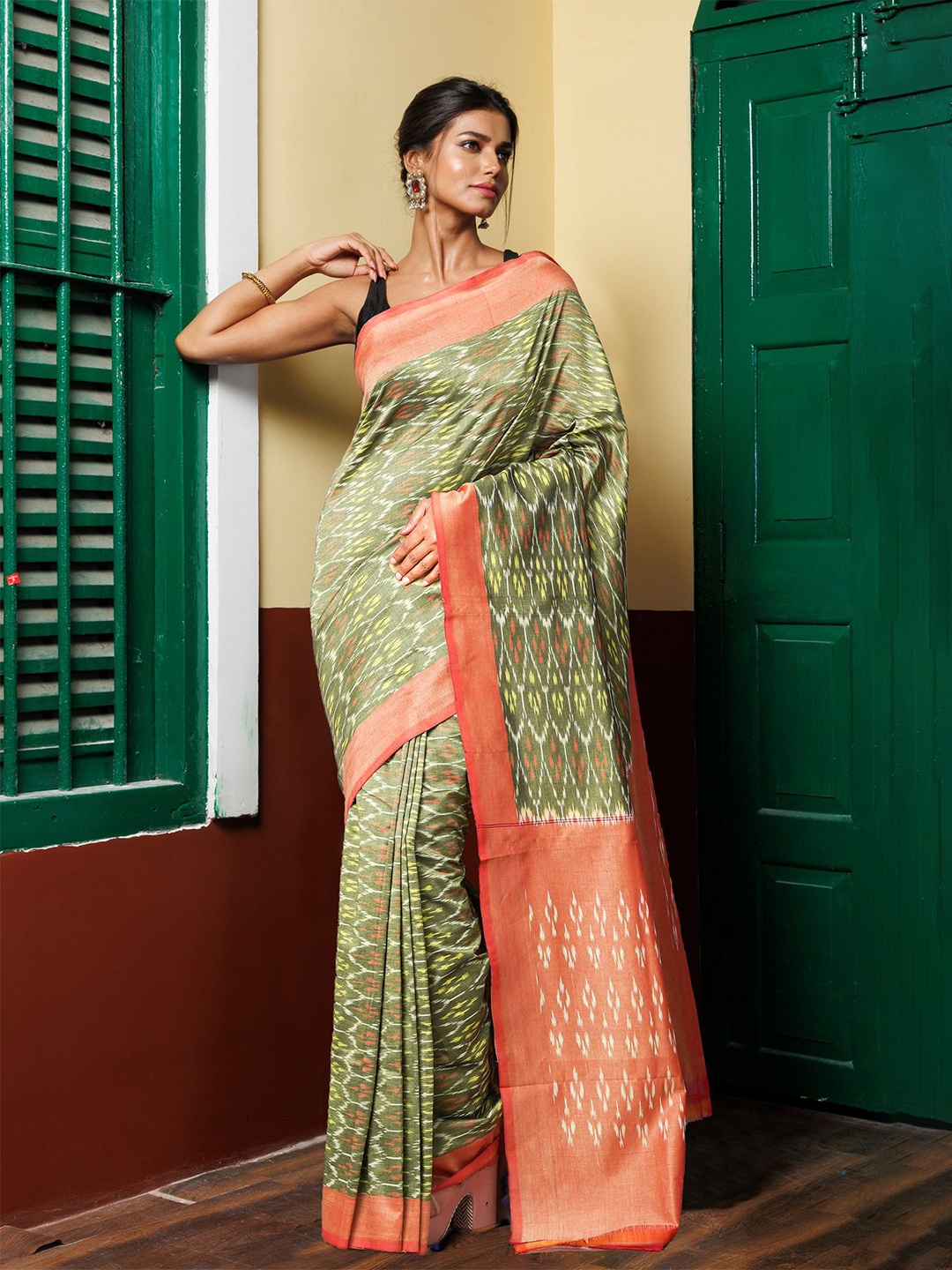 

Unnati Silks Ethnic Motifs Handloom Pochampally Saree, Green