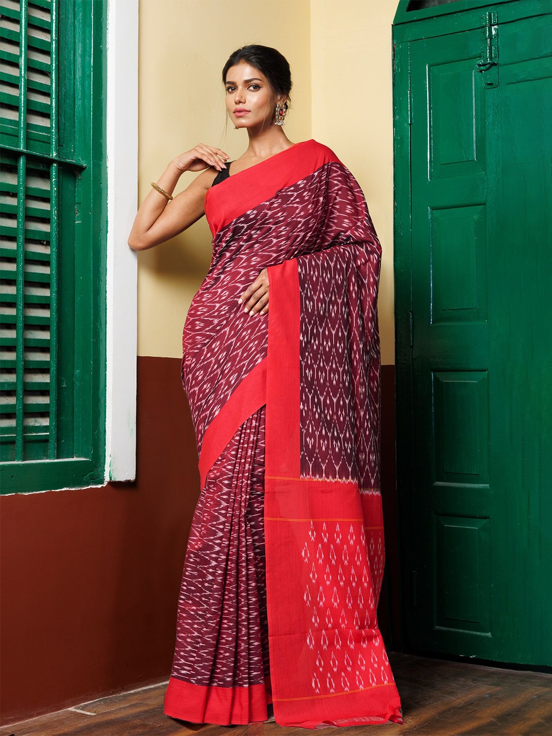 

Unnati Silks Tie and Dye Silk Cotton Handloom Pochampally Saree, Red