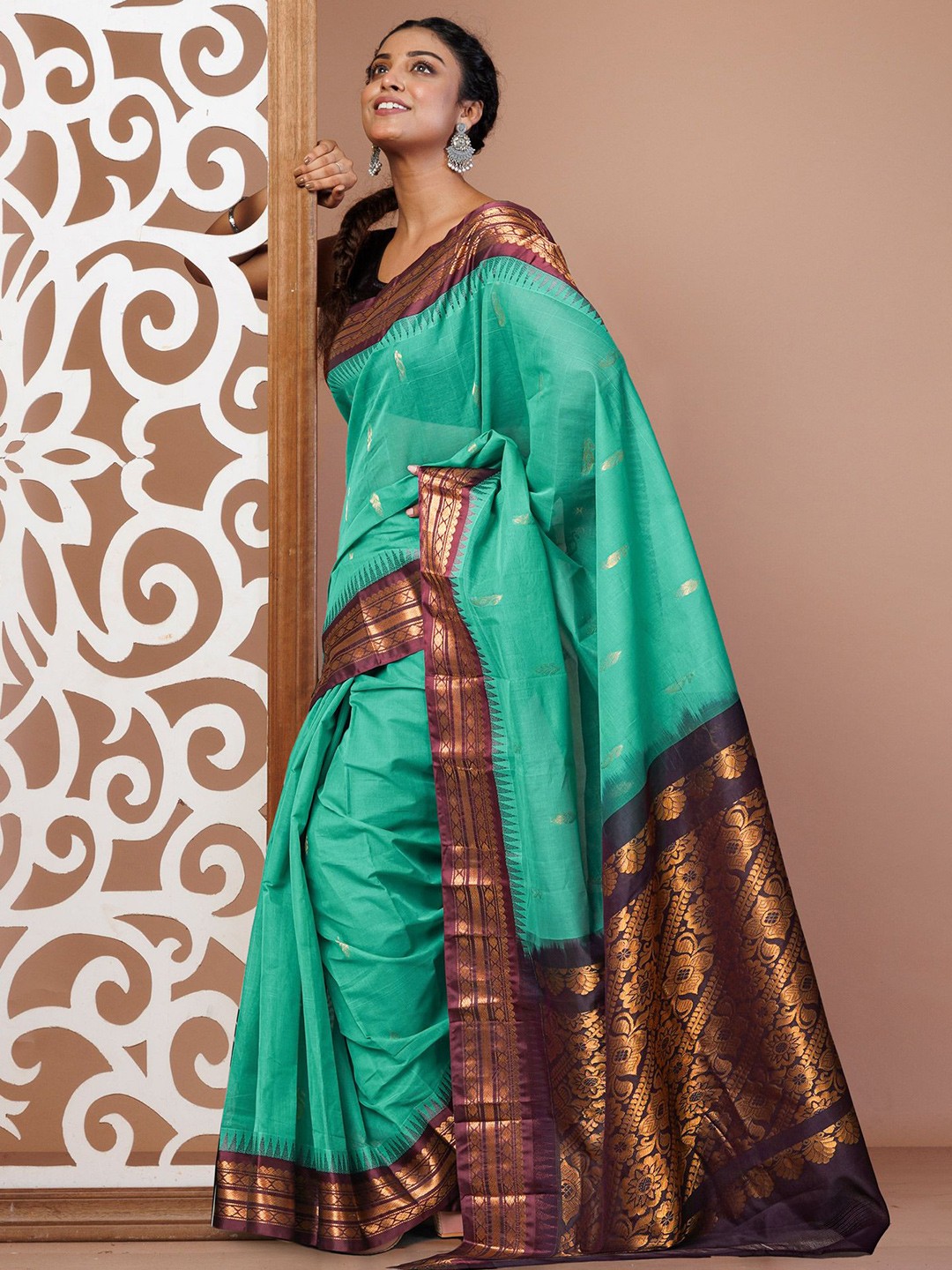 

Unnati Silks Zari Pure Cotton Handloom Gadwal Saree, Green