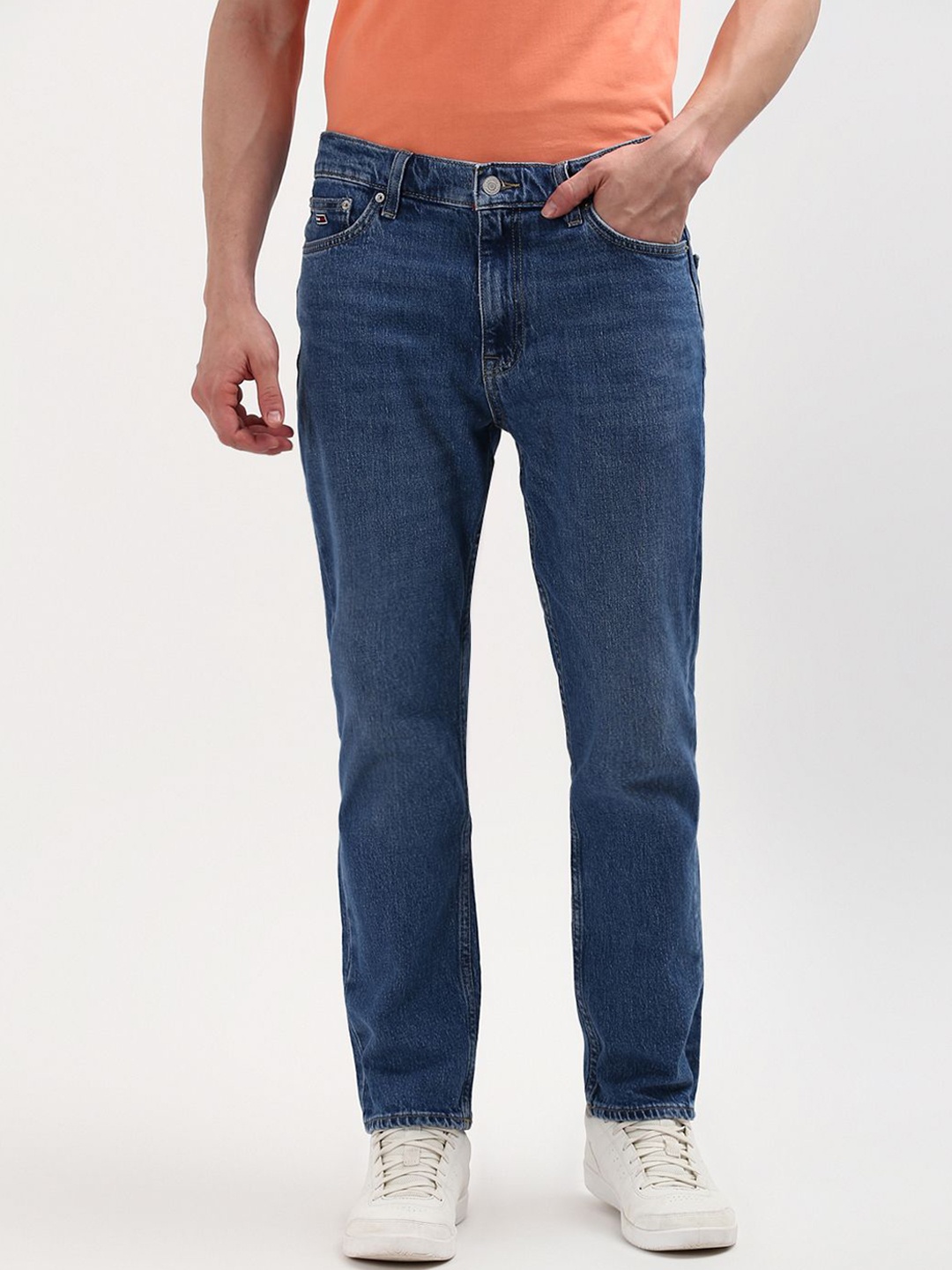 

Tommy Hilfiger Men Tapered Fit Clean Look Stretchable Jeans, Blue
