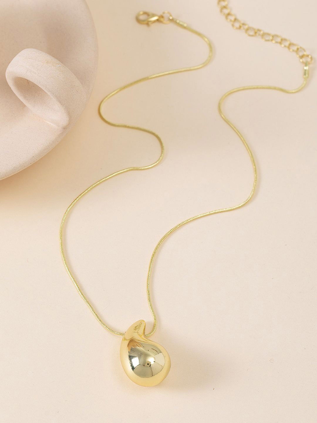 

VAGHBHATT Gold-Plated Necklace With Drop Pendant