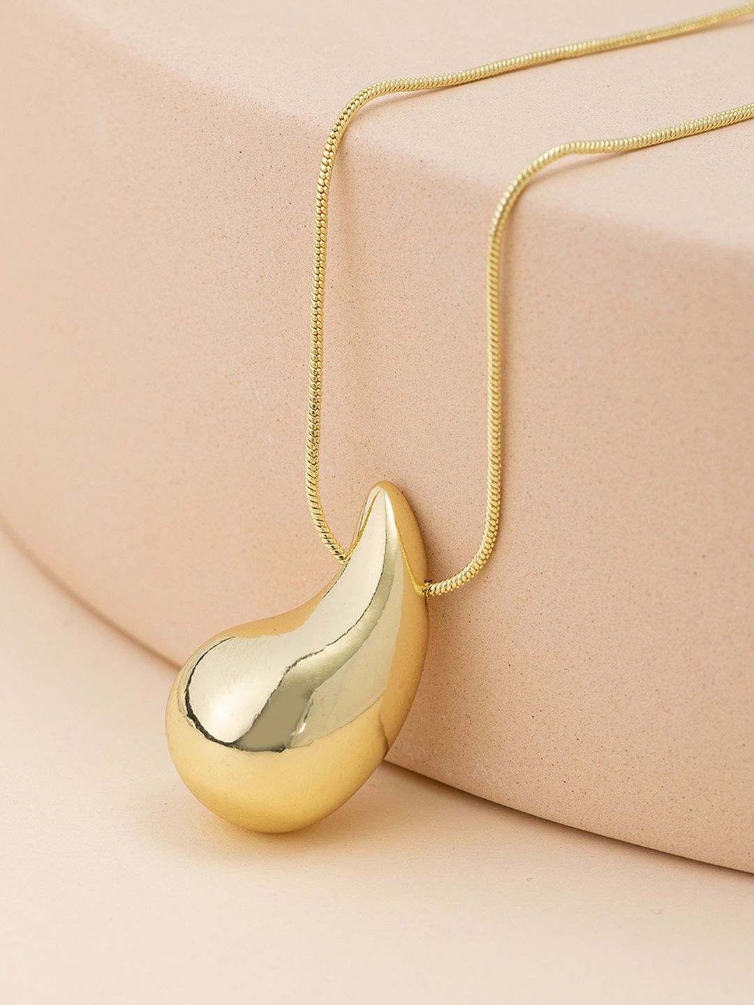 

VAGHBHATT Gold-Plated Necklace With Drop Pendant