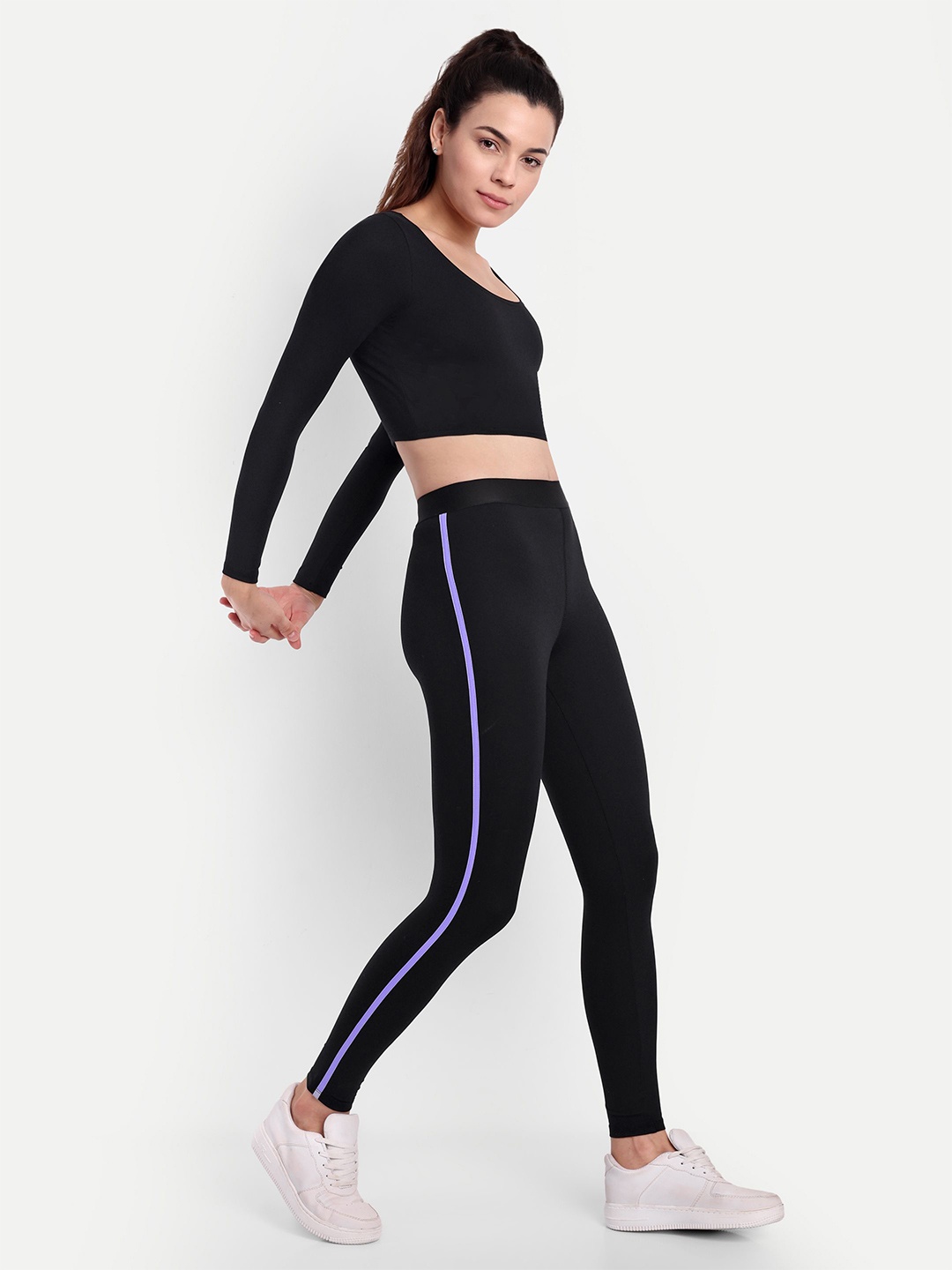 

So What Scoop Neck Solid Crop Top, Black