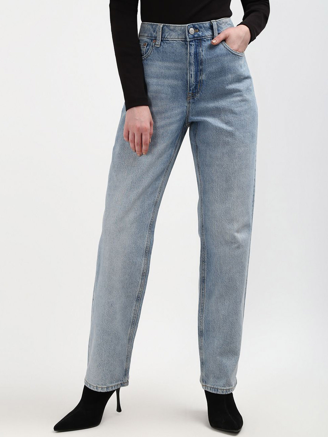 

Tommy Hilfiger Women High-Rise Clean Look Heavy Fade Jeans, Blue