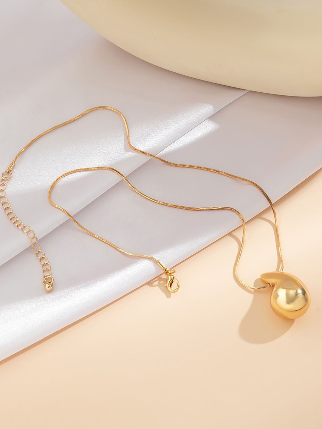 

Krelin Gold-Plated Pendant With Chain