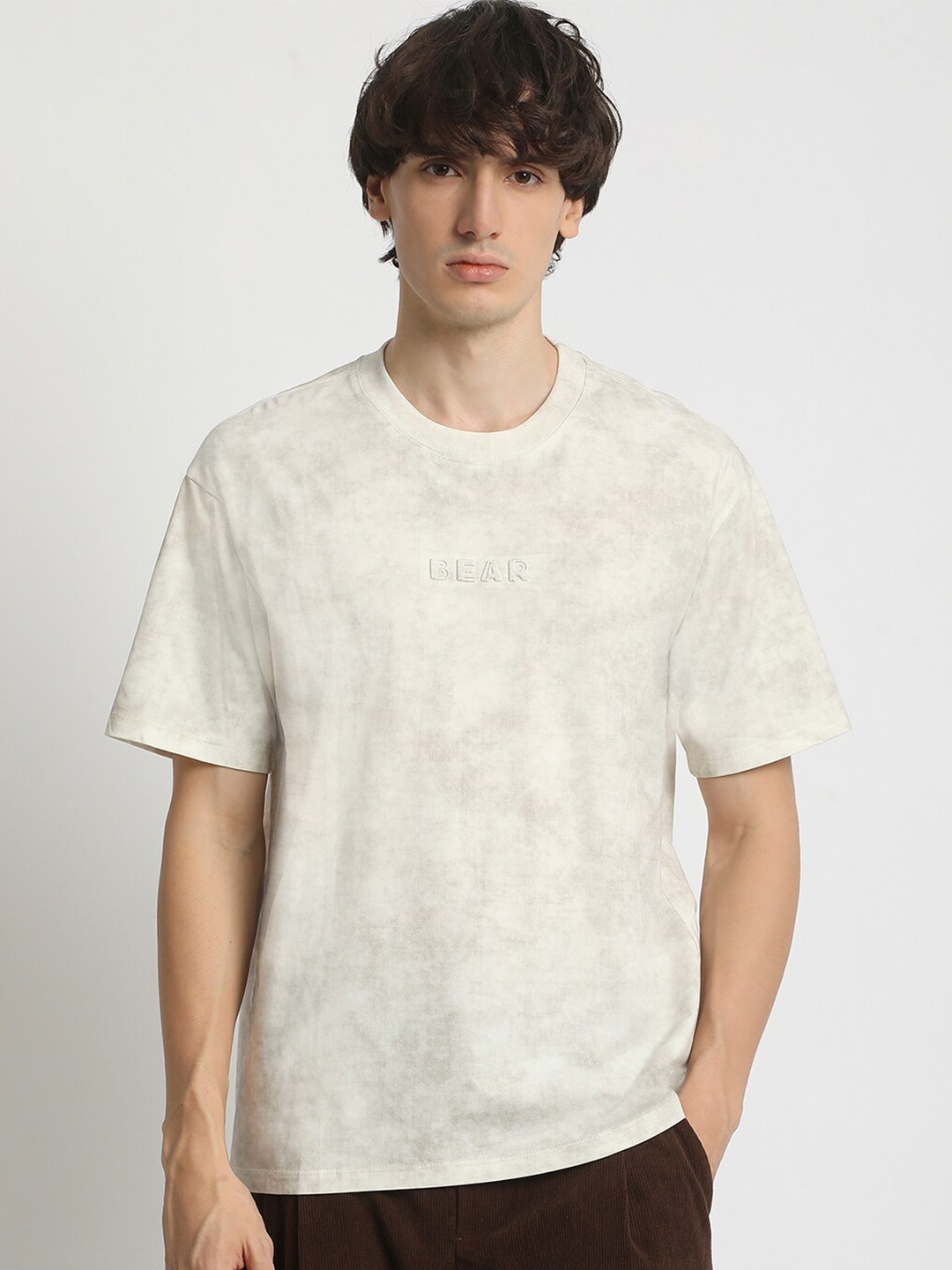 

THE BEAR HOUSE Men Dyed Round Neck T-shirt, Cream
