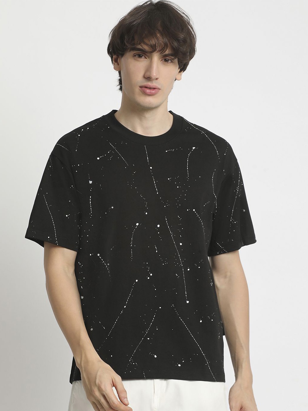 

The Bear House Men Self Design Round Neck Tshirt, Black