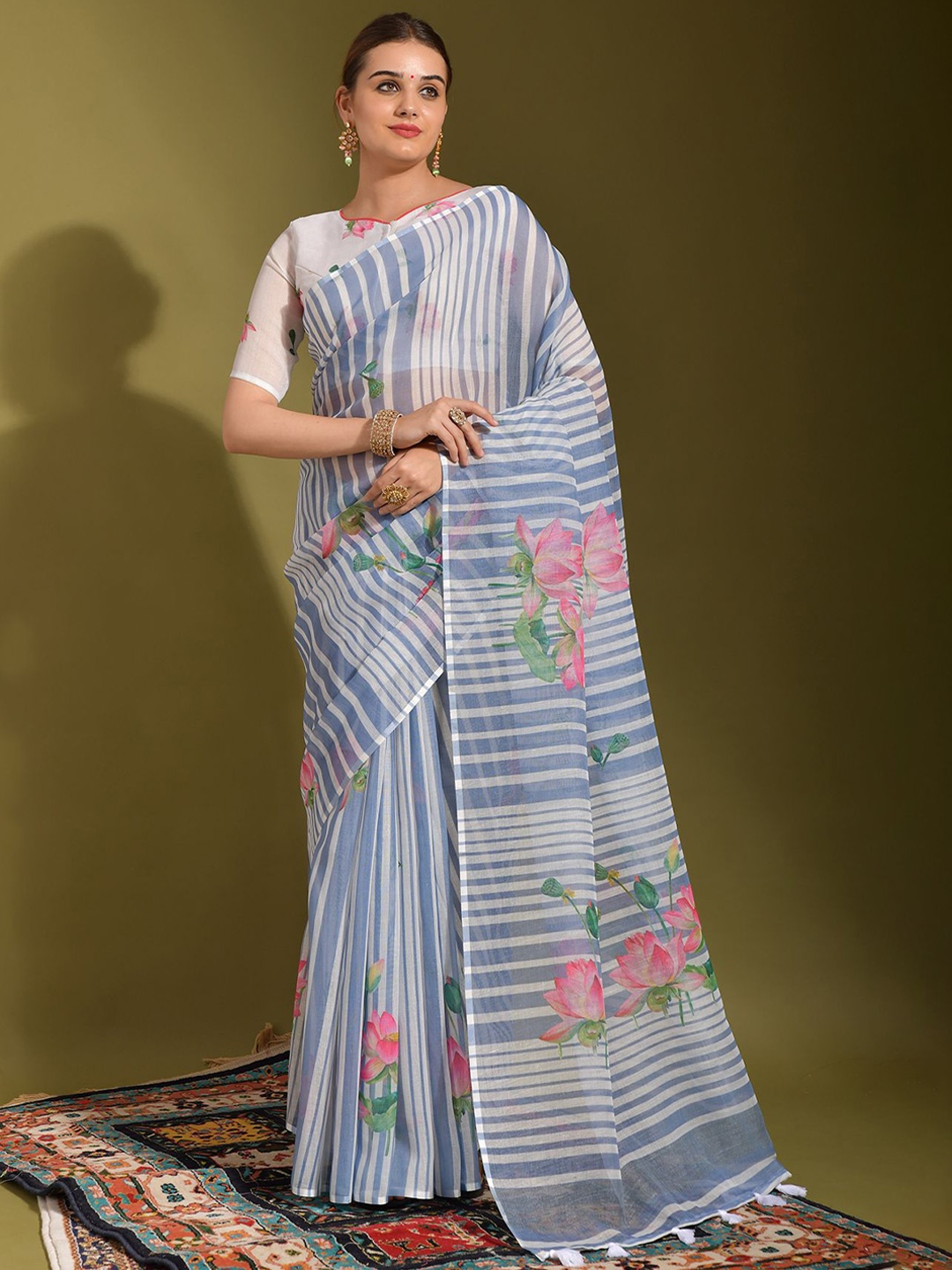 

Mitera Floral Saree, White