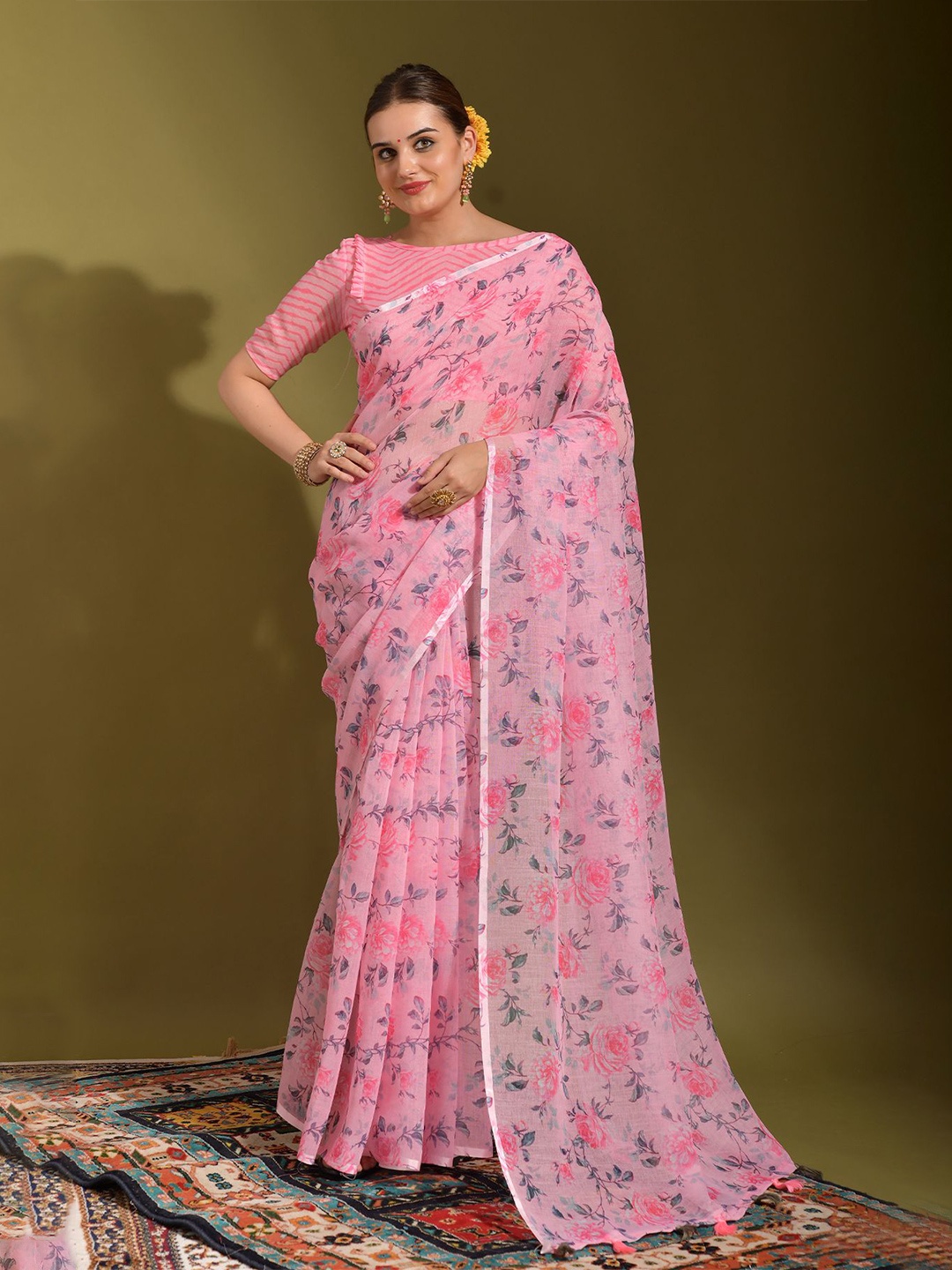 

Mitera Floral Saree, Pink