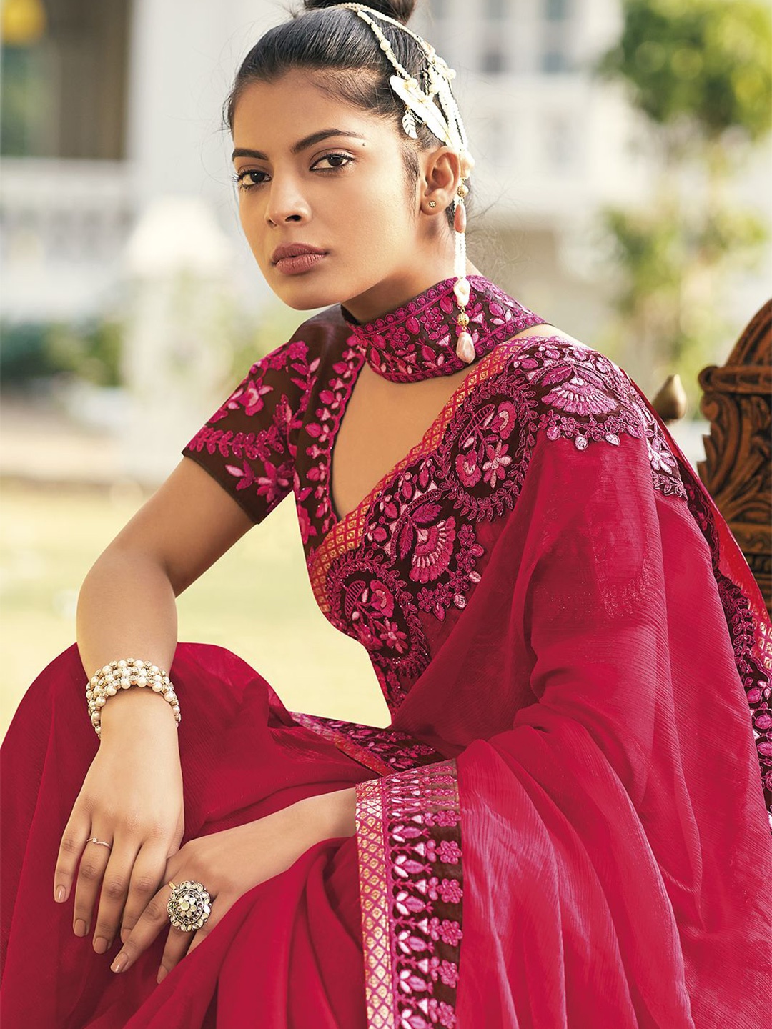 

Mitera Embroidered Pure Chiffon Belted Saree, Pink