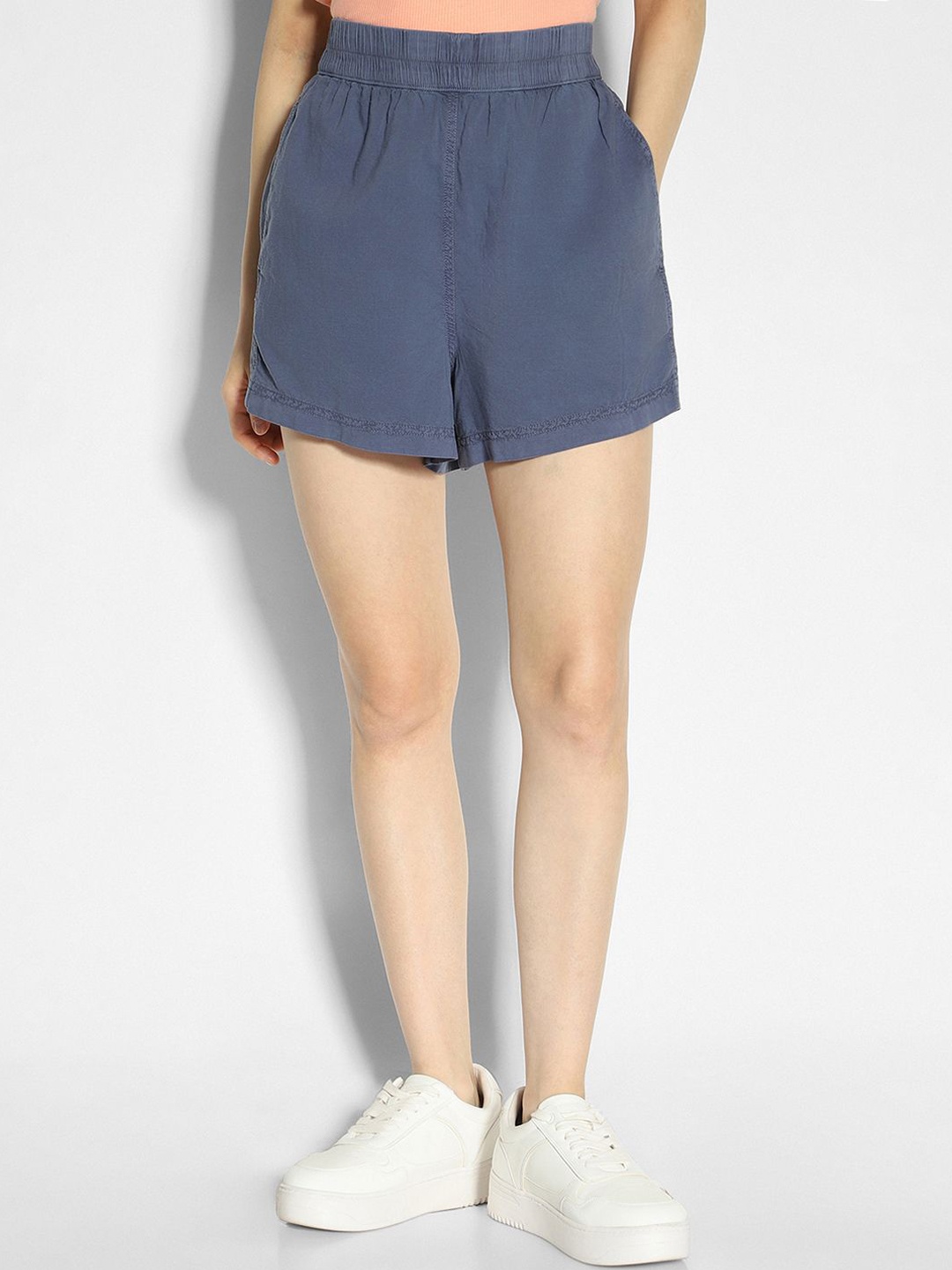 

AMERICAN EAGLE OUTFITTERS Women Mid-Rise Shorts, Navy blue