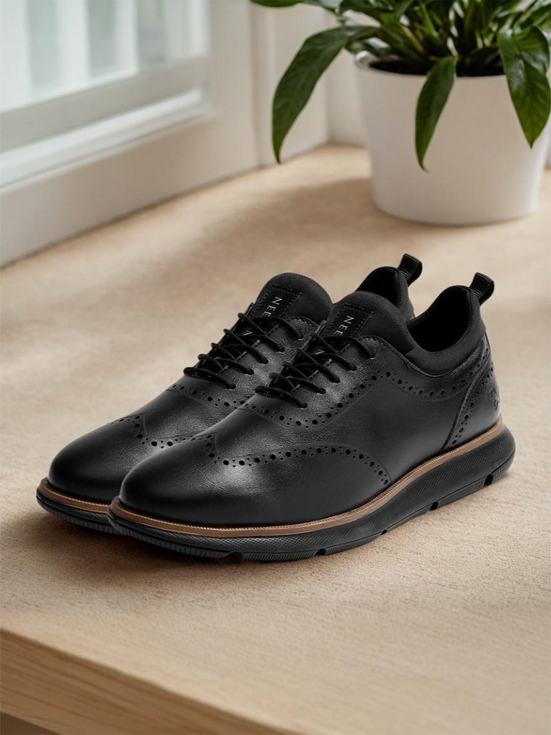 

NEEMANS Men Lightweight Lace-Ups Brogues, Black