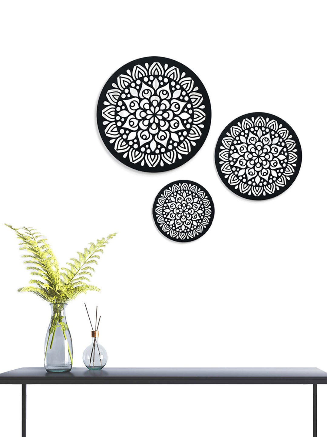 

Ekhasa Black Textured Wooden Wall Decor Plates