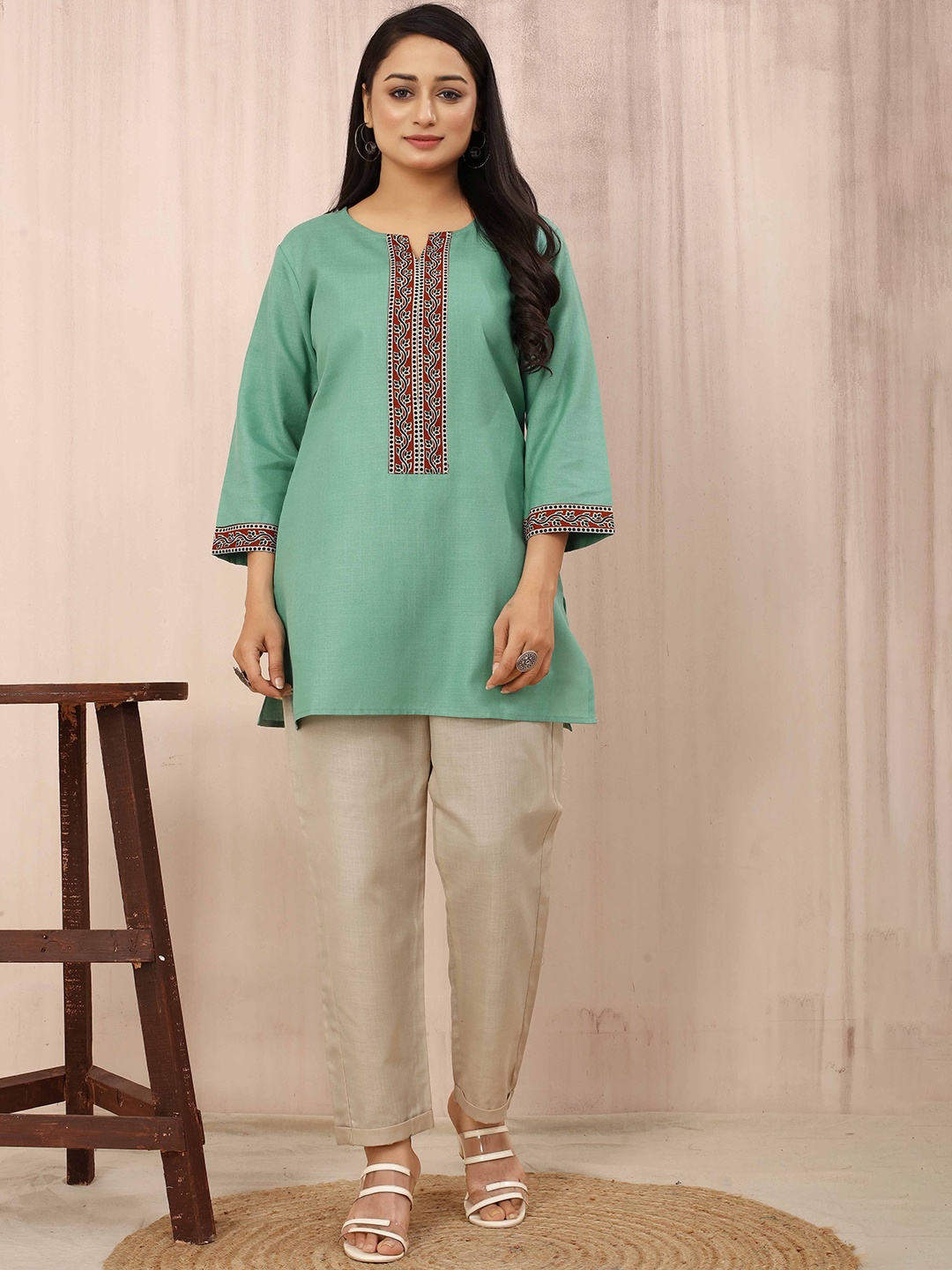 

Odd By Poshaak Notch Neck Pure Cotton Kurti with Trousers, Sea green