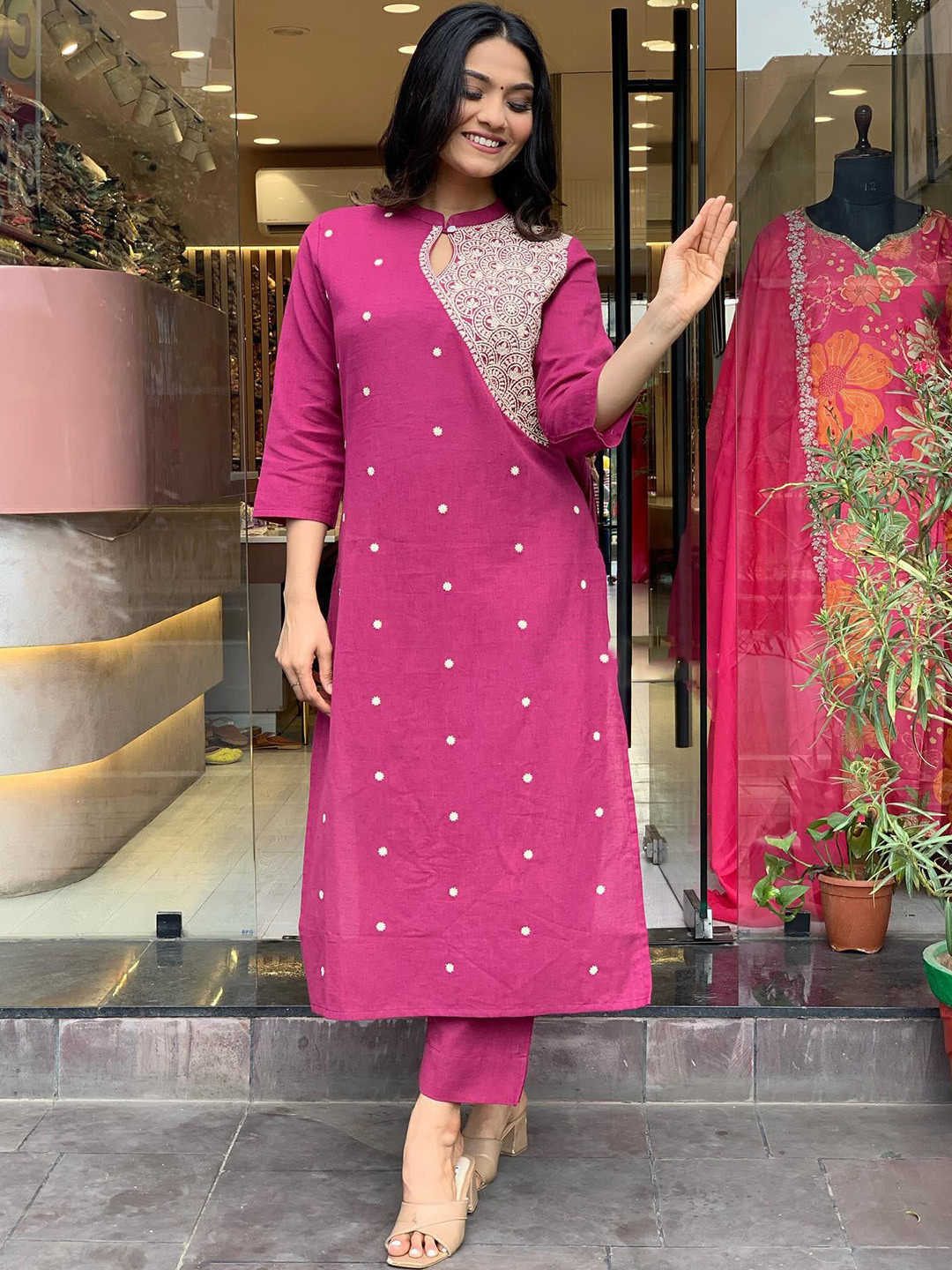 

KALINI Ethnic Motifs Embroidered Thread Work Straight Kurta with Trousers, Pink