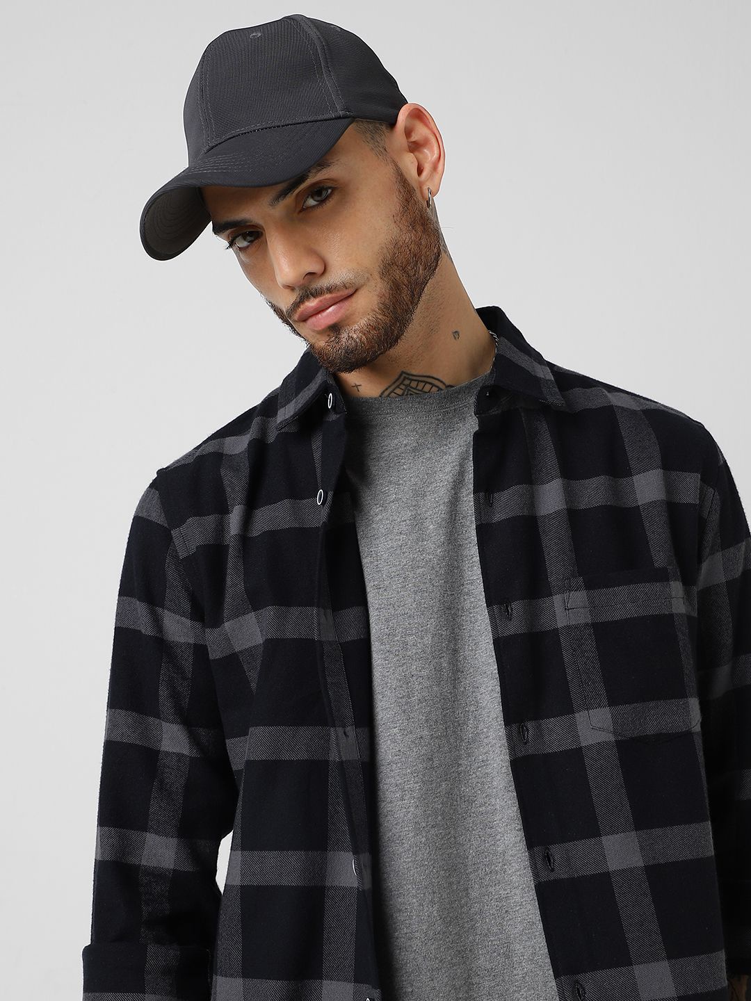 

VASTRADO Men Classic Buffalo Checks Slim Fit Casual Shirt, Black