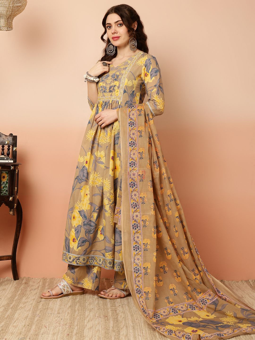 

KIMAYRA Women Floral Printed Regular Pure Cotton Kurta with Trousers & With Dupatta, Yellow