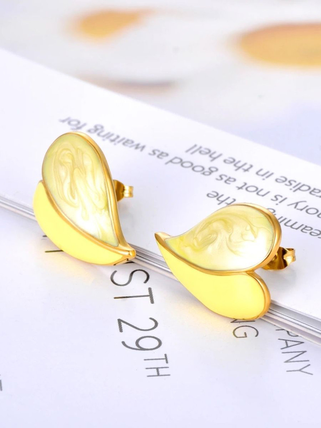 

EL REGALO Artificial Stones Studs Earrings, Gold